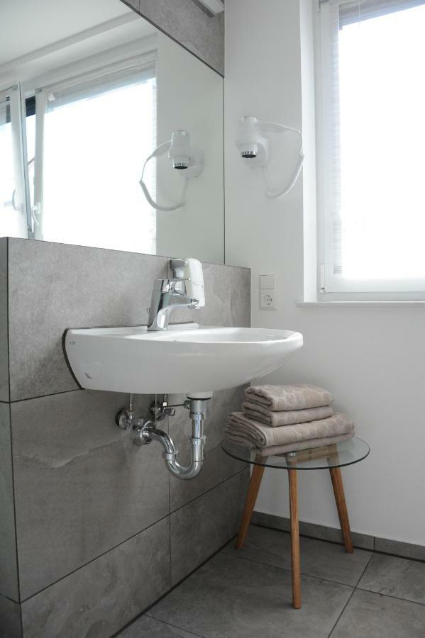 Kleine Studio-Wohnung, Kontaktloser Check-In 멕켄뷔렌 외부 사진